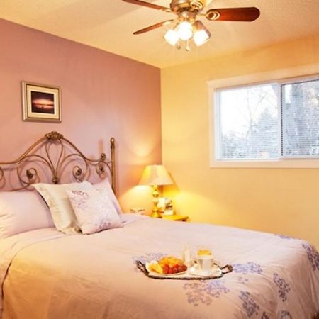 Wild Rose Bed & Breakfast Saskatoon Room photo