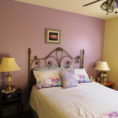 Wild Rose Bed & Breakfast Saskatoon Exterior photo