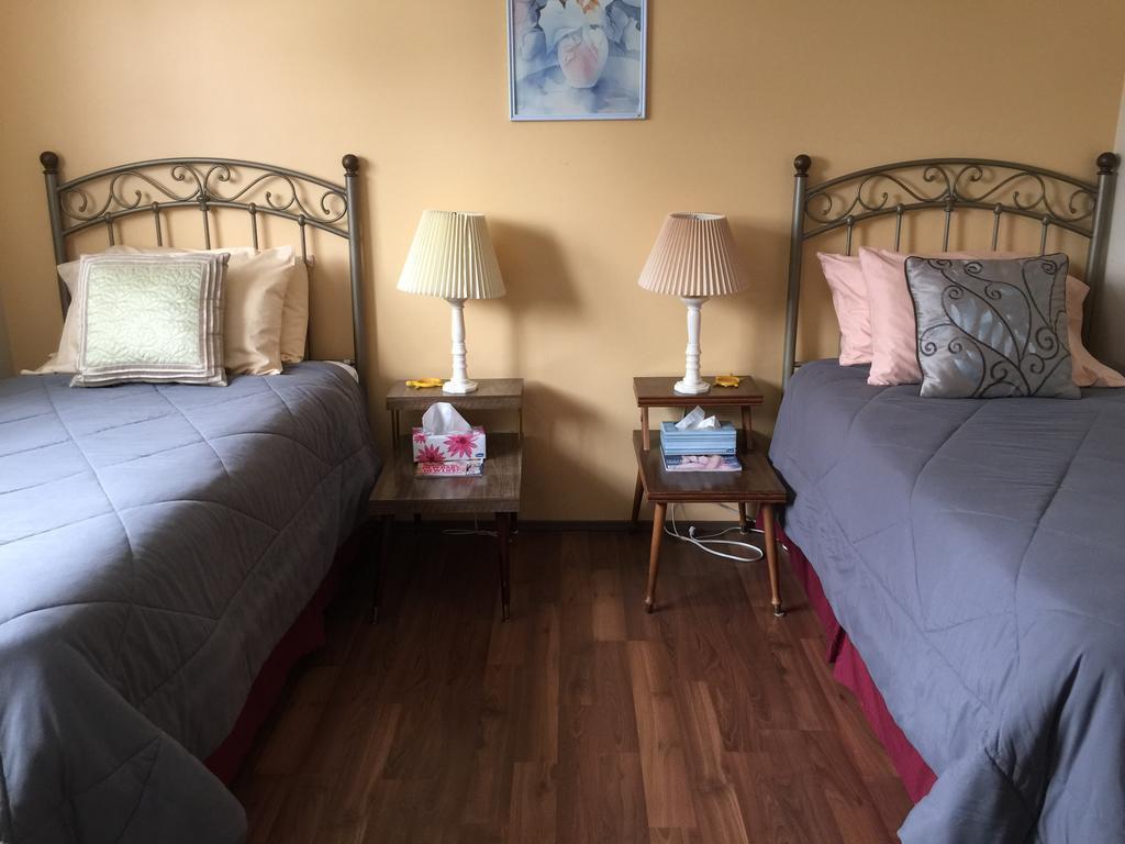 Wild Rose Bed & Breakfast Saskatoon Room photo