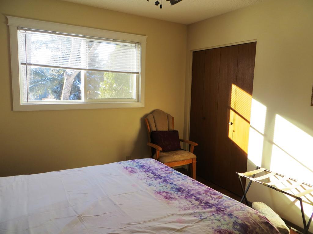 Wild Rose Bed & Breakfast Saskatoon Exterior photo